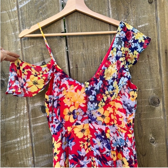 🌿 Red Radiant Ruby Floral Chiffon Asymmetric Dress 🌿 - Picture 10 of 14